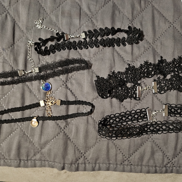 Black Lace Choker Necklace Set - Picture 3 of 5